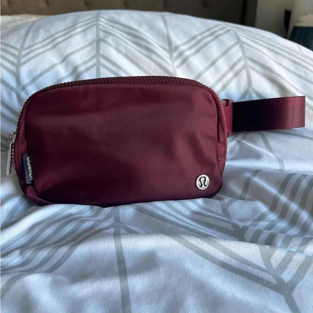 EUC Lululemon belt bag